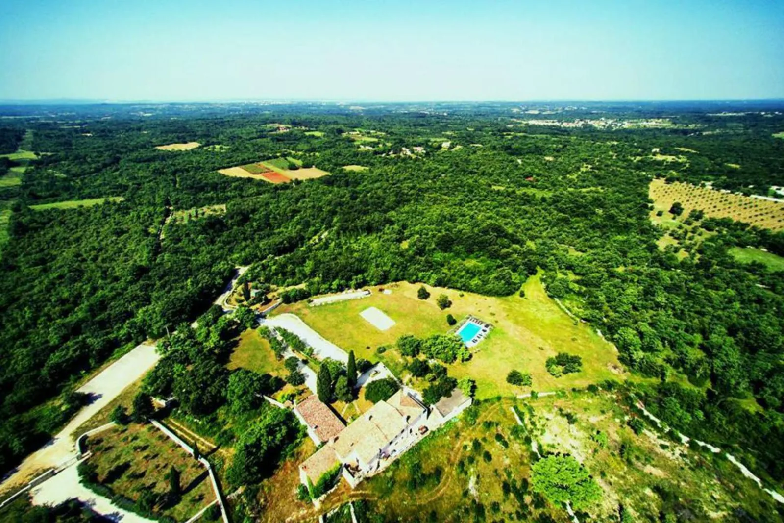 Stancija Negričani — Außenbereich
